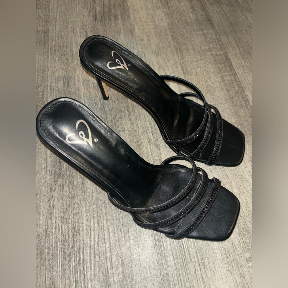 Brand new black diamond rhinestone pumps